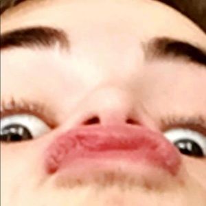 Meet your Posher, Ella